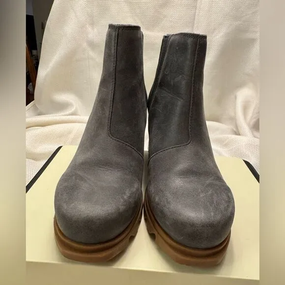 Grey Sorel distressed brushed leather hidden wedge boot size 7.5 streetwear