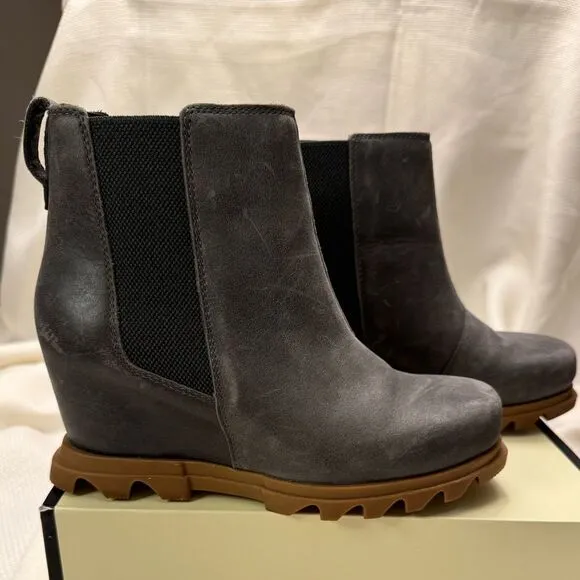Grey Sorel distressed brushed leather hidden wedge boot size 7.5 streetwear