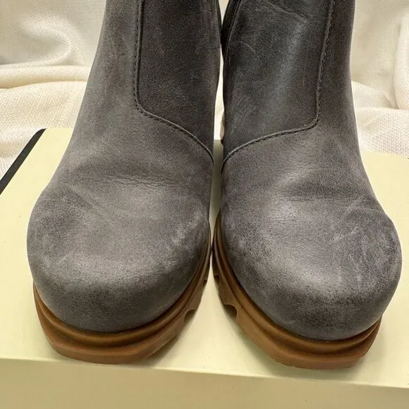 Grey Sorel distressed brushed leather hidden wedge boot size 7.5 streetwear