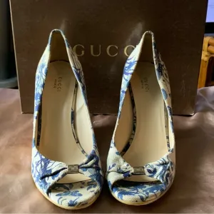 Gucci Floral Denim platform shoes
