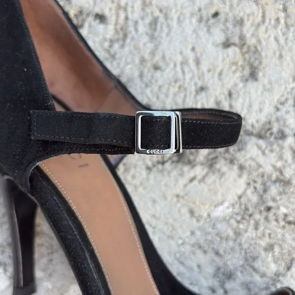 Gucci Heeled sandals