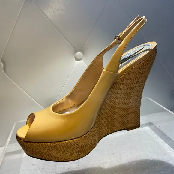 GUCCI /shoes/ GUCCI vitello vernice soft sable wedge sandal sz 39