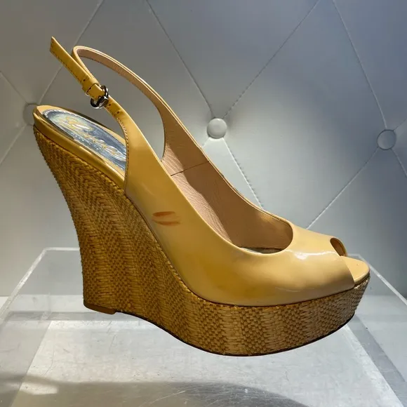GUCCI /shoes/ GUCCI vitello vernice soft sable wedge sandal sz 39