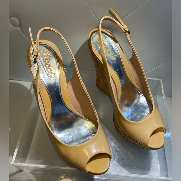 GUCCI /shoes/ GUCCI vitello vernice soft sable wedge sandal sz 39