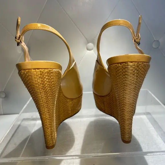 GUCCI /shoes/ GUCCI vitello vernice soft sable wedge sandal sz 39
