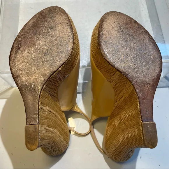 GUCCI /shoes/ GUCCI vitello vernice soft sable wedge sandal sz 39