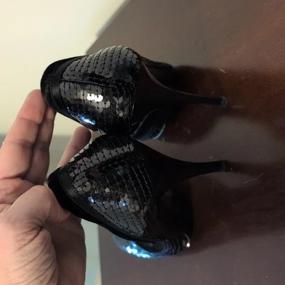 Gucci Vintage Squinted and Velvet Pumps Size 8B