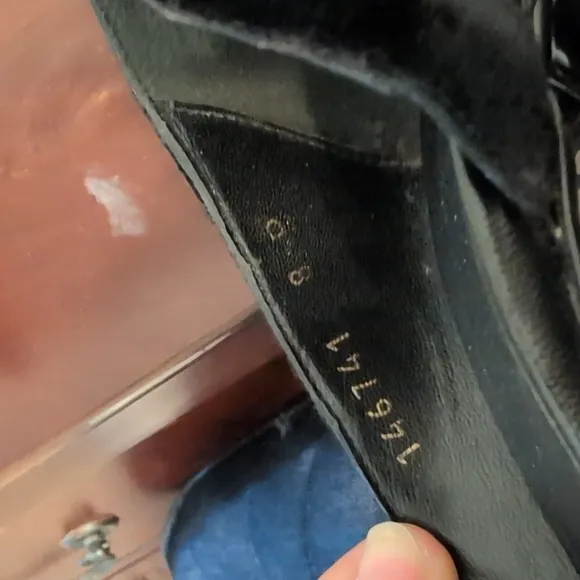 Gucci Vintage Squinted and Velvet Pumps Size 8B