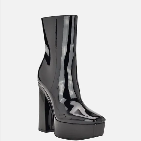 GUESS Womens Black 1-1/2&quot; Platform Logo Byra  Toe Block Heel Booties shoes 9.5