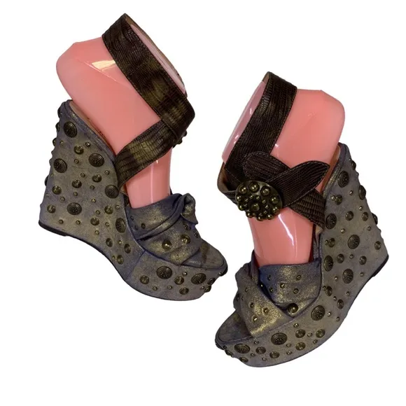 GUILLAUME HINFRAY GOLD AN BLUE LEATHER STUDDED DISTRESSED WEDGE HEELS (36)