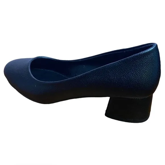 Halston Black Almond Toe Block Heel Shoes Size 7.5