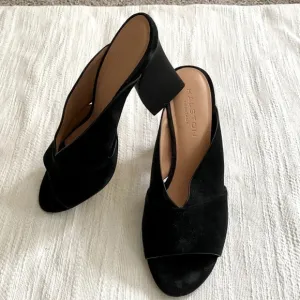•Halston Heritage• Black Suede Sandals, EEEUC