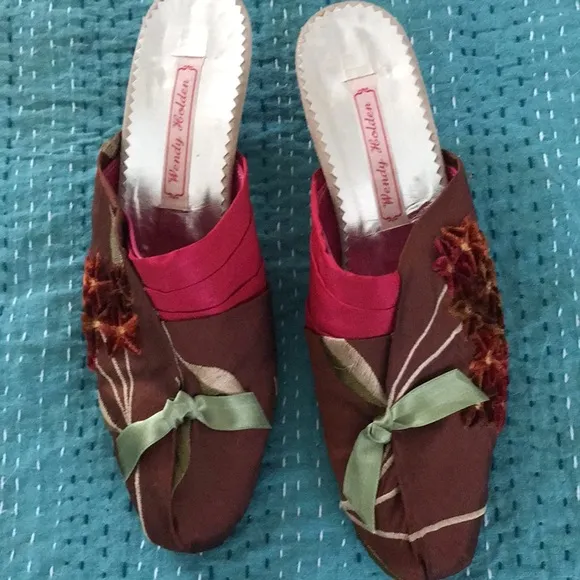 Handmade Wendy Holden shoes Los Olivos  2008. Floral princess BoHo velvet &amp; silk