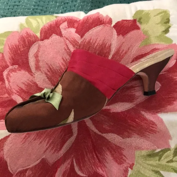 Handmade Wendy Holden shoes Los Olivos  2008. Floral princess BoHo velvet &amp; silk