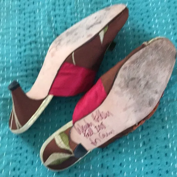Handmade Wendy Holden shoes Los Olivos  2008. Floral princess BoHo velvet &amp; silk