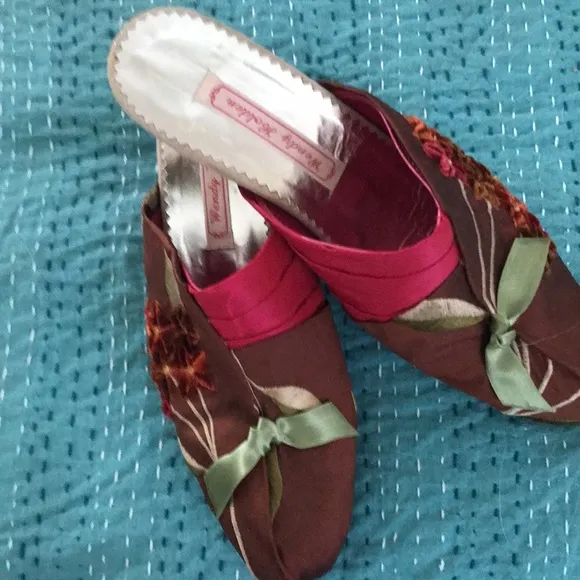 Handmade Wendy Holden shoes Los Olivos  2008. Floral princess BoHo velvet &amp; silk