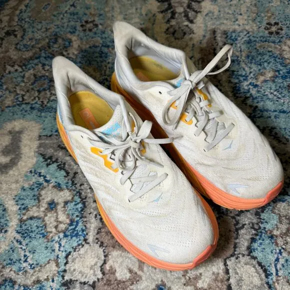 Hoka Arahi 10.5B
