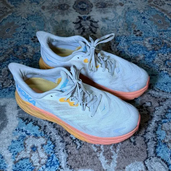 Hoka Arahi 10.5B