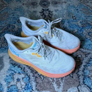 Hoka Arahi 10.5B