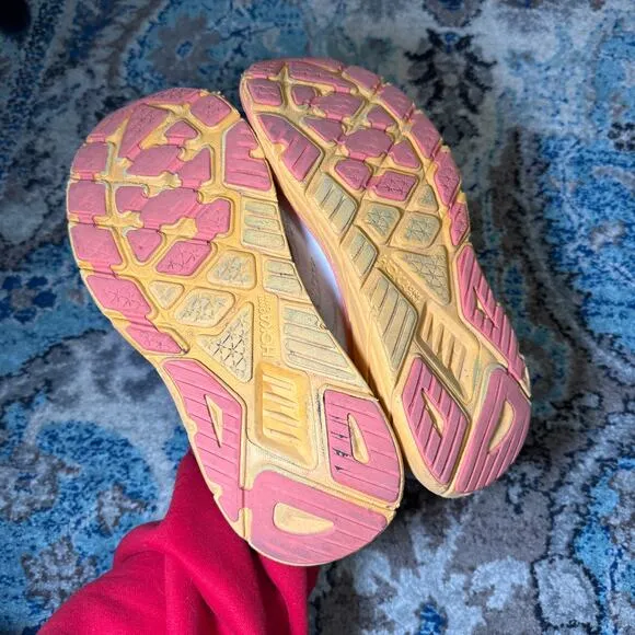 Hoka Arahi 10.5B