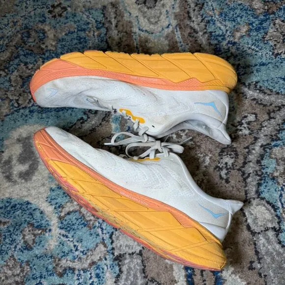 Hoka Arahi 10.5B