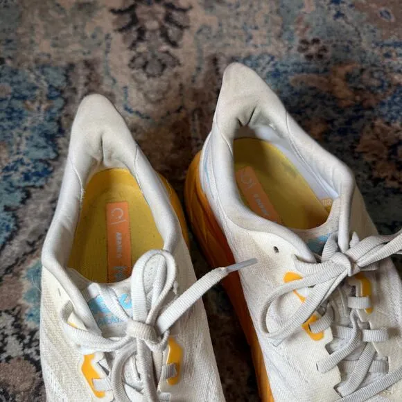 Hoka Arahi 10.5B
