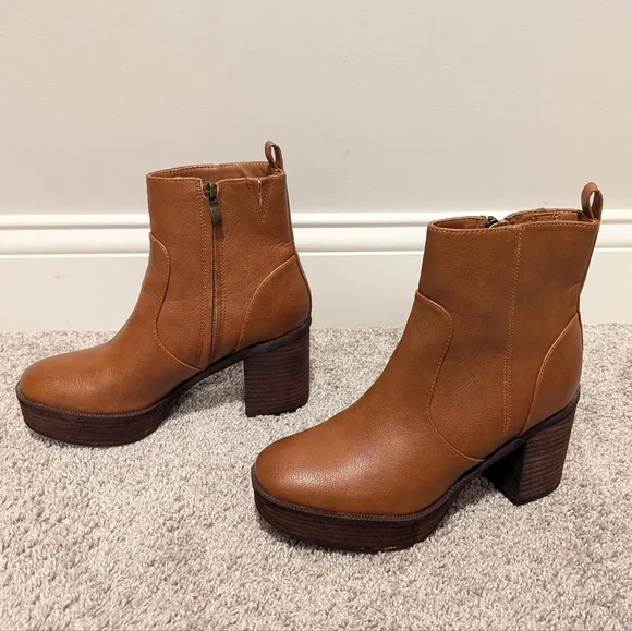 House of Harlow 1960 Festival Block Heel Vegan Leather Tan Boots sz 7.5