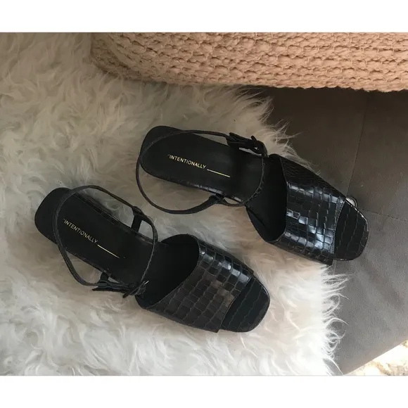 Intentionally Blank Women’s Black Baxter Block Heel Sandals 12 Snake Embossed
