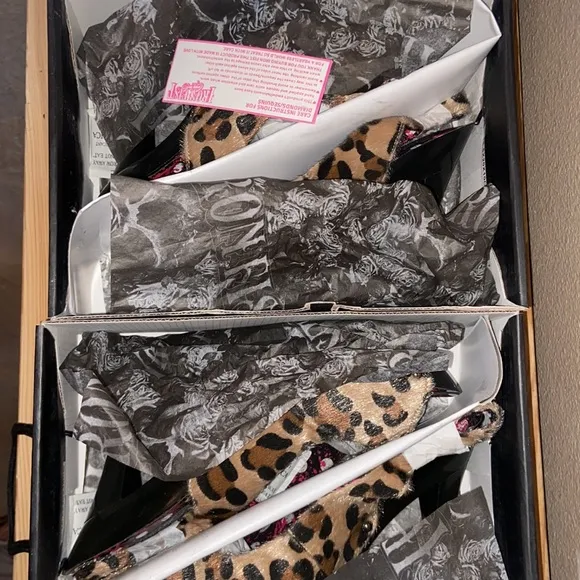 IRON FIST 10/41 7/38 6/37 LOVE BITES Platform Slingback Heel Natural Leopard Fur