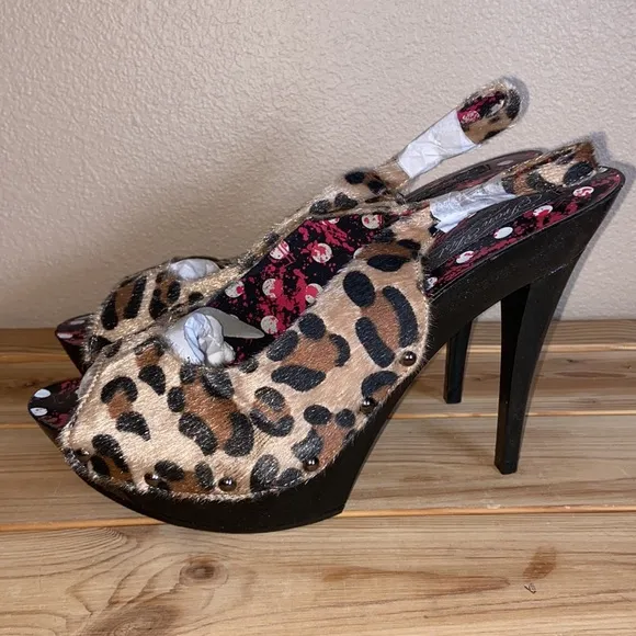 IRON FIST 10/41 7/38 6/37 LOVE BITES Platform Slingback Heel Natural Leopard Fur