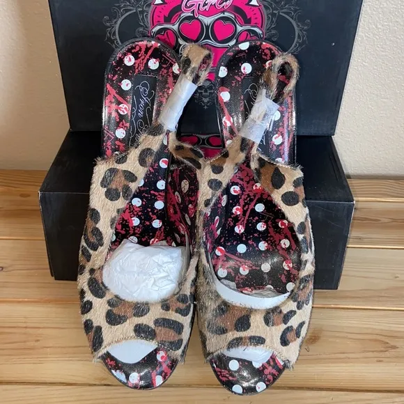 IRON FIST 10/41 7/38 6/37 LOVE BITES Platform Slingback Heel Natural Leopard Fur