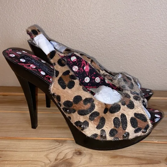 IRON FIST 10/41 7/38 6/37 LOVE BITES Platform Slingback Heel Natural Leopard Fur