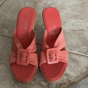 Italian Maker coral wedge sandals 7.5
