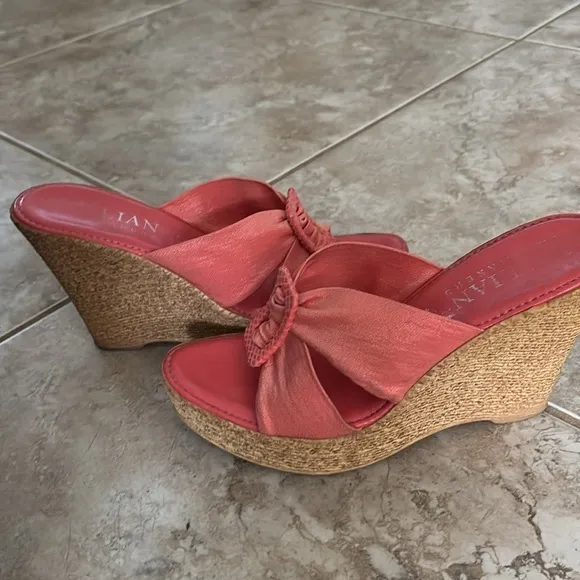 Italian Maker coral wedge sandals 7.5
