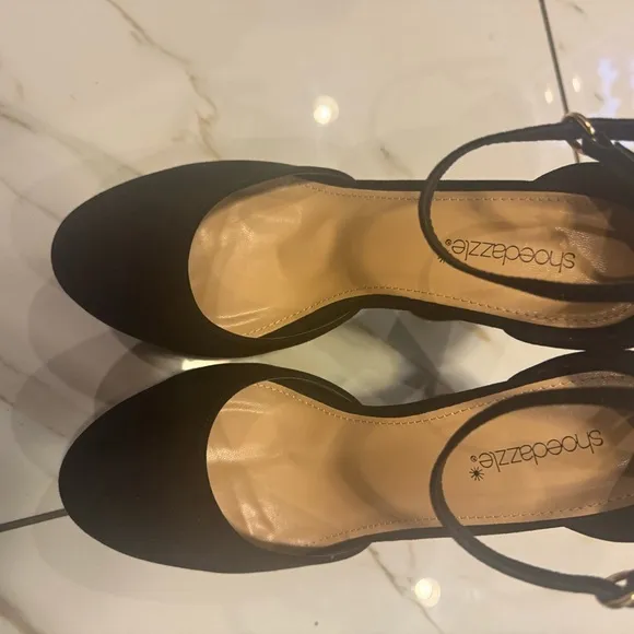 Italian Shoemakers Black Heels with Thick Platform and Ankle Strap