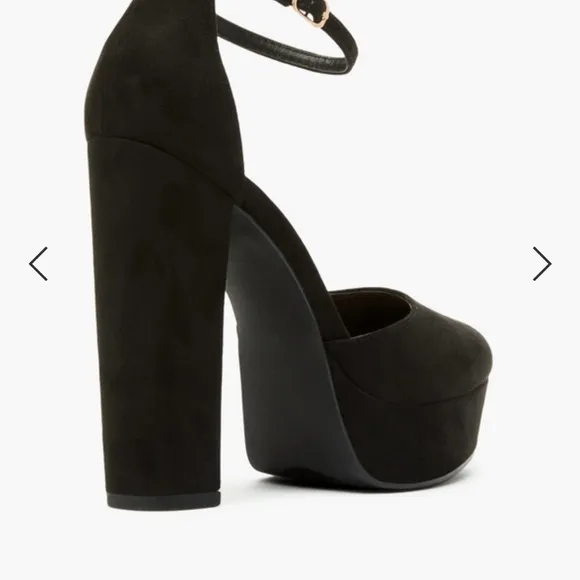 Italian Shoemakers Black Heels with Thick Platform and Ankle Strap