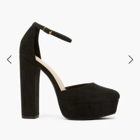 Italian Shoemakers Black Heels with Thick Platform and Ankle Strap