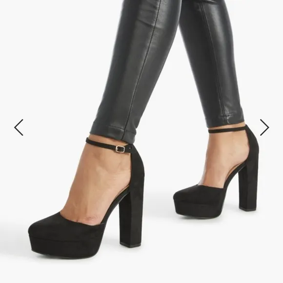 Italian Shoemakers Black Heels with Thick Platform and Ankle Strap