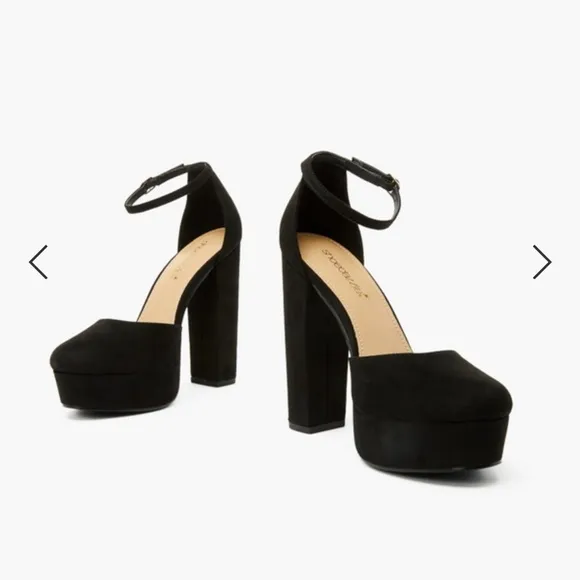 Italian Shoemakers Black Heels with Thick Platform and Ankle Strap