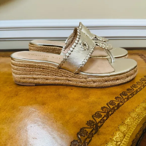 JACK ROGERS JACKS Jute Wrapped MID WEDGE Gold Leather Thong Sandals Sz 9