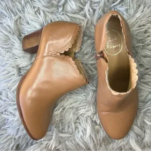 Jack Rogers tan scalloped leather block heel ankle boots women’s shoe size 8