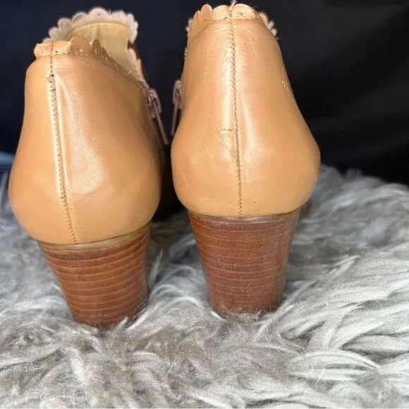 Jack Rogers tan scalloped leather block heel ankle boots women’s shoe size 8