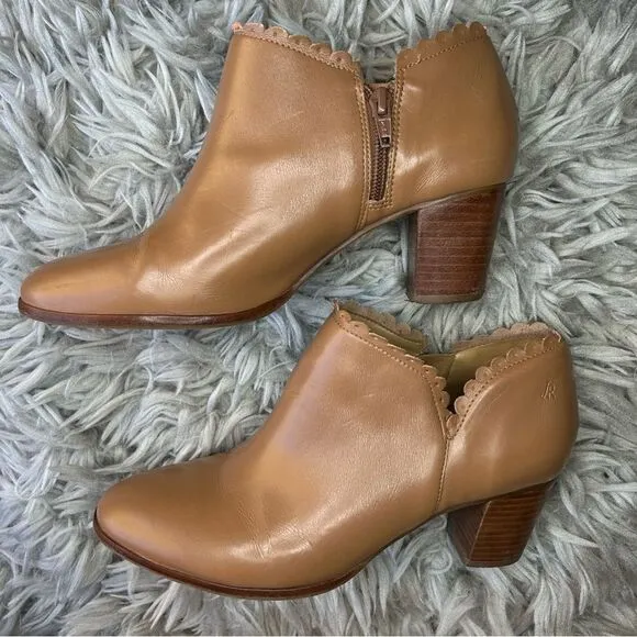 Jack Rogers tan scalloped leather block heel ankle boots women’s shoe size 8