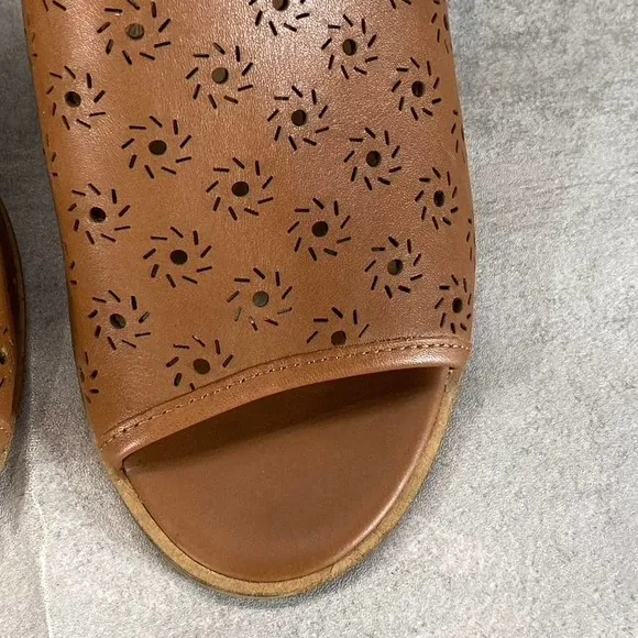 Jack Rogers Women's Mocha Leather Ronnie Perforated Peep-Toe Sandals SZ 7