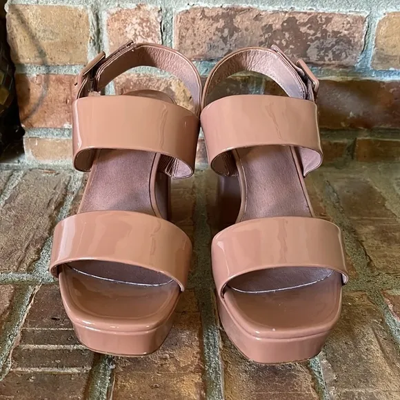 Jeffrey Campbell Ammaly Patent Leather Platform Slingback Sandals in Dusty Pink
