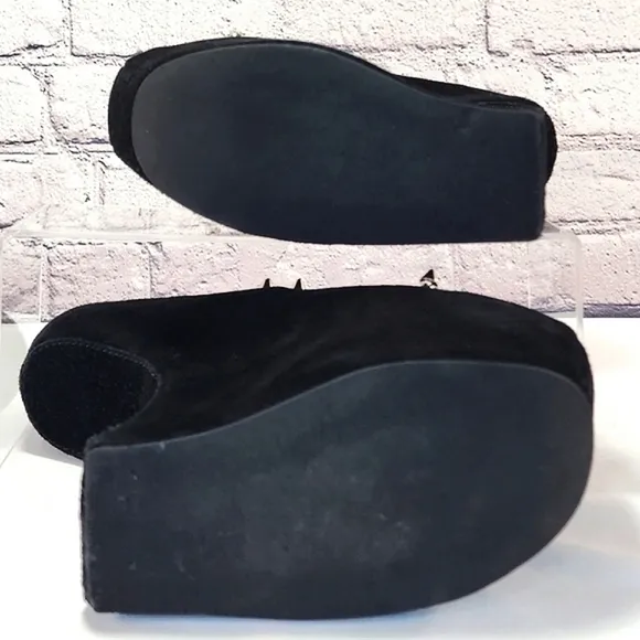 JEFFREY CAMPBELL - Black, platform, studs, heelless, approx. 7”, size 9M