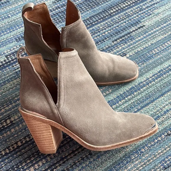 Jeffrey Campbell Leather Block Heel Ankle Western Boots size 9