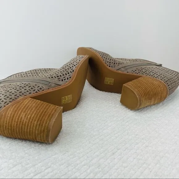 JEFFREY CAMPBELL “MEDERA” TAN LASER CUT SUEDE STOCKED BLOCK HEEL BOOTIES SIZE 11