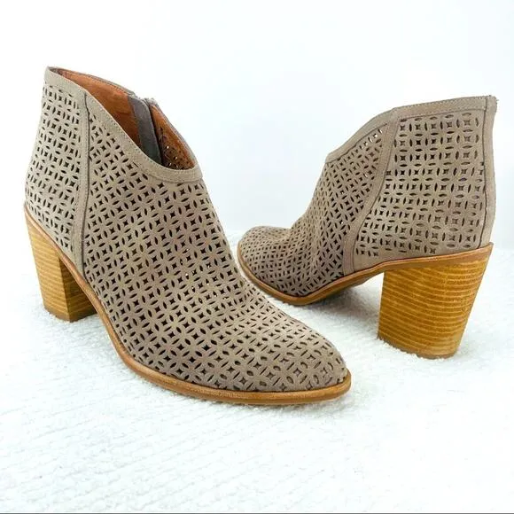 JEFFREY CAMPBELL “MEDERA” TAN LASER CUT SUEDE STOCKED BLOCK HEEL BOOTIES SIZE 11