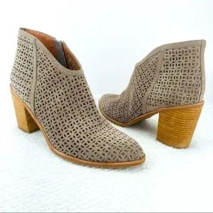 JEFFREY CAMPBELL “MEDERA” TAN LASER CUT SUEDE STOCKED BLOCK HEEL BOOTIES SIZE 11